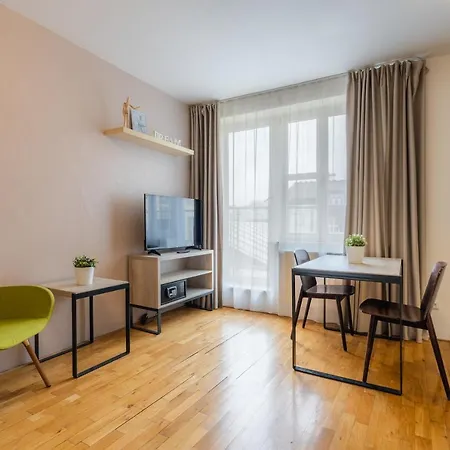 Ea Melantrich Hotel