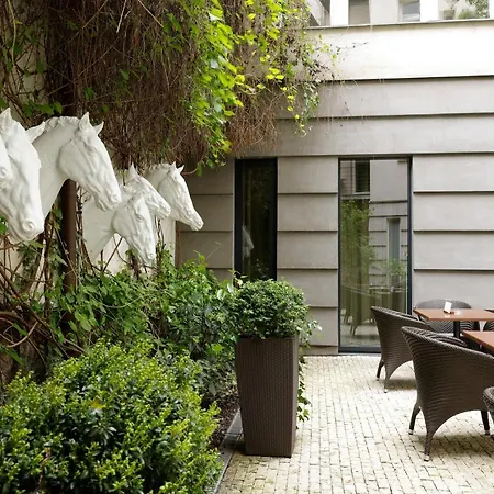Prokop Square 4*
