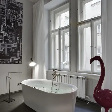Luxurious Loft Old Town Apartment