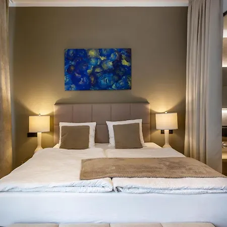 Luxury Riverside *