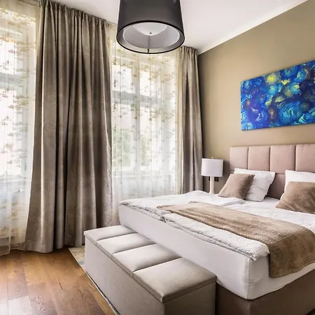 Luxury Riverside Apartment Prague