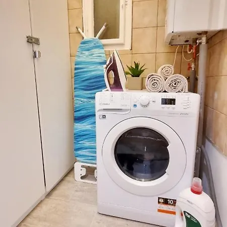 Finnem Zikova Apartment *