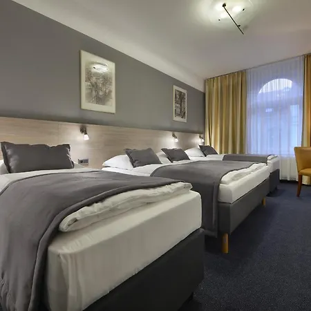 Hotell Season