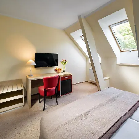 Michael 4* Prague