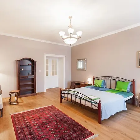 Krakovska Apartment