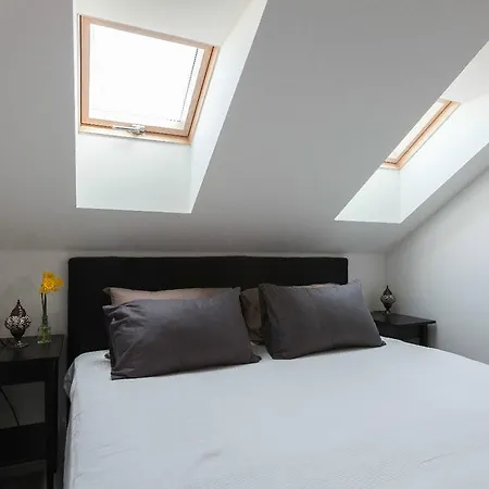 Kent Ridge Loft, Sokolska * Praha