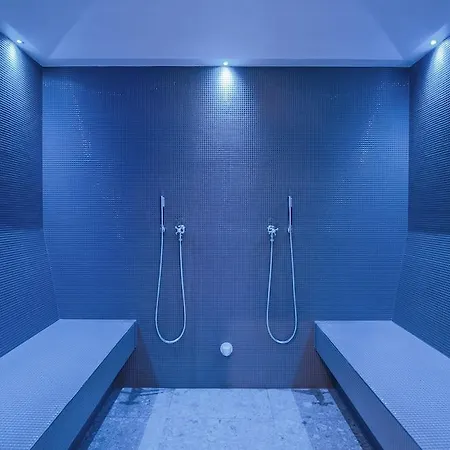 Royal 4*