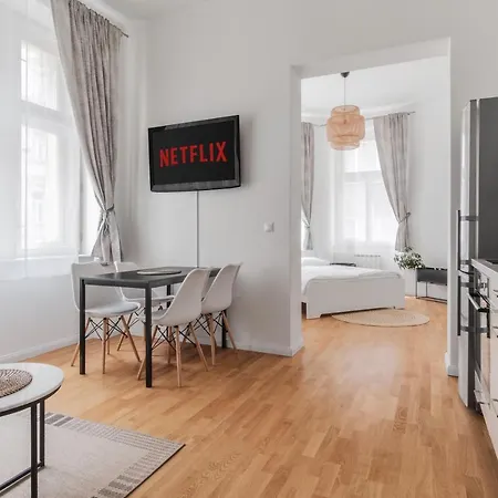 Appartement Luminous For 2 Near Wenceslas Square By Days Prague