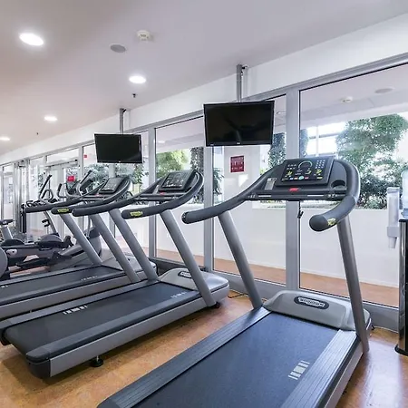 מלון Courtyard By Marriott Airport