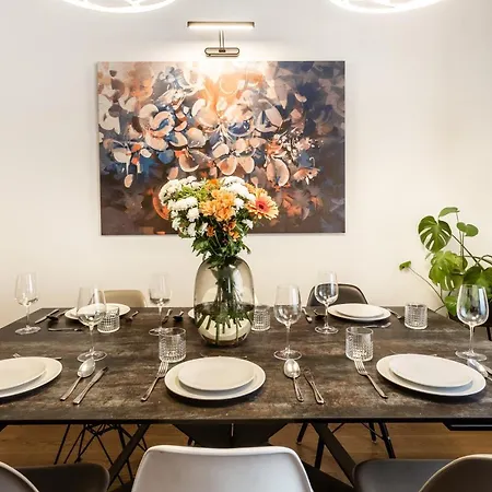 Luxury Riverside Apartment Prague