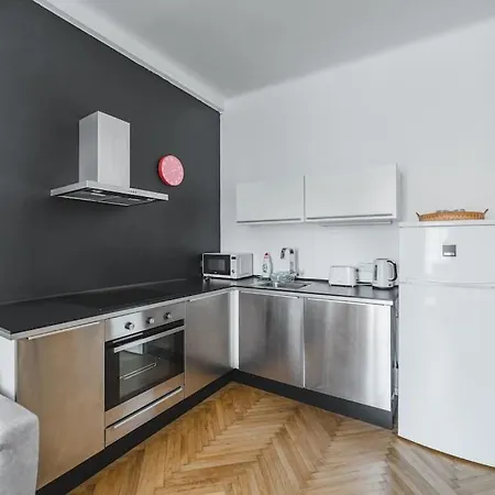 Dlouha Hemingway Apartment