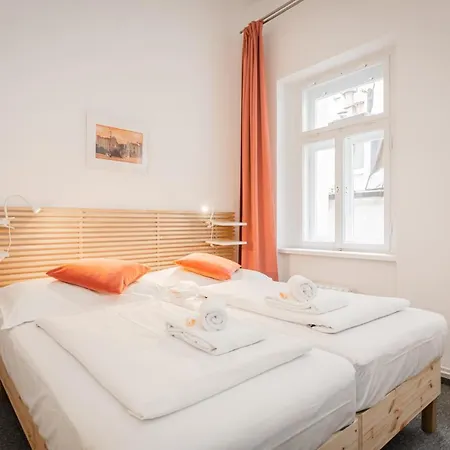 Self-service Ostas Hotel Praga