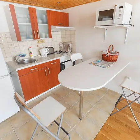 Cosy Slezska Vinohrady Apartment Prague