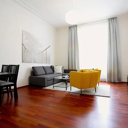 Luxurious In Parizska Street