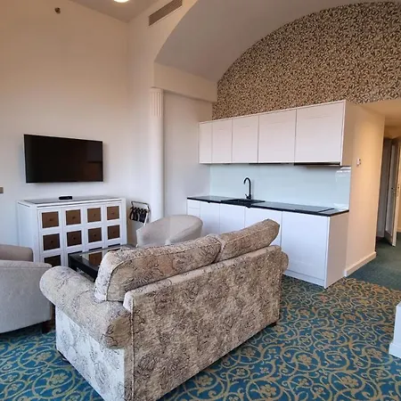 Savoy Hotel 4*