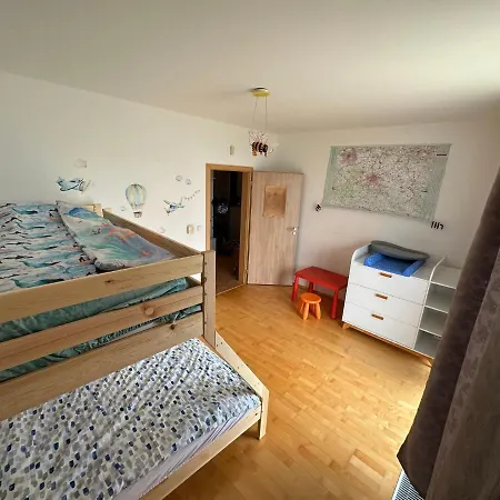 Simple With Garden 15 Min From Center&airport Prague