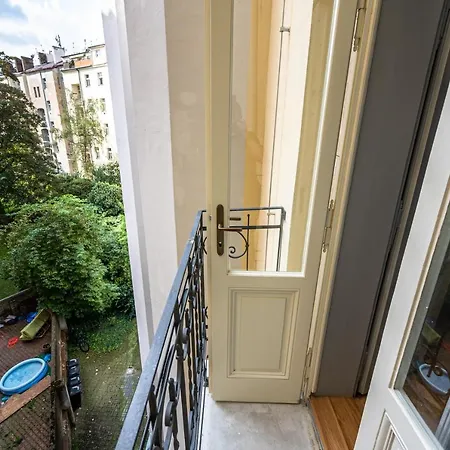 Wishlist Residences - Vinohrady Apartment Prague