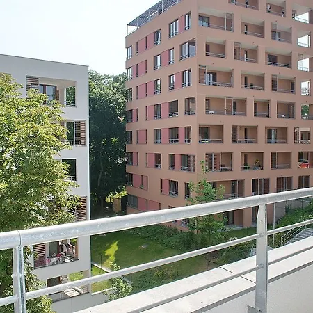 Bright Spacious Apartment Prague