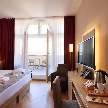Hotel Amarilis 4*