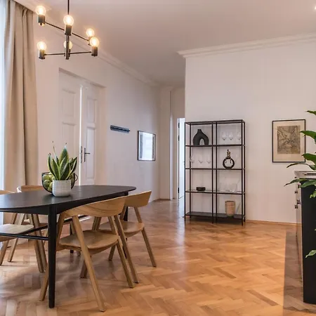 Apartment New Design - Location Wenceslas Square *