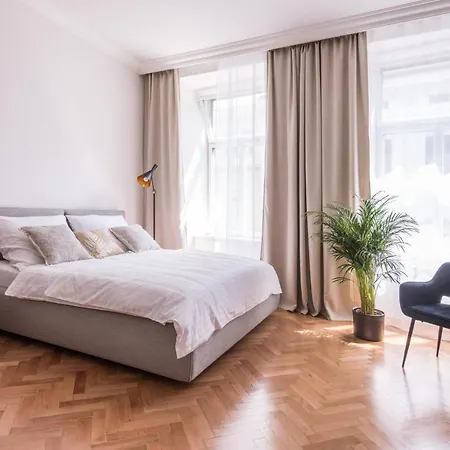 Apartment New Design - Location Wenceslas Square *