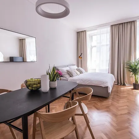New Design - Location Wenceslas Square Apartment