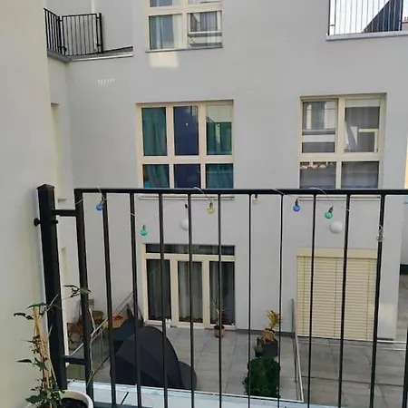 Apartment Studio With Balcony In Vinohrady