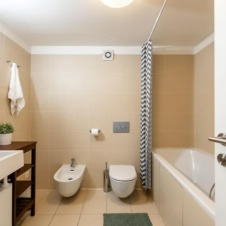 Duplex With Ac In Center Prague