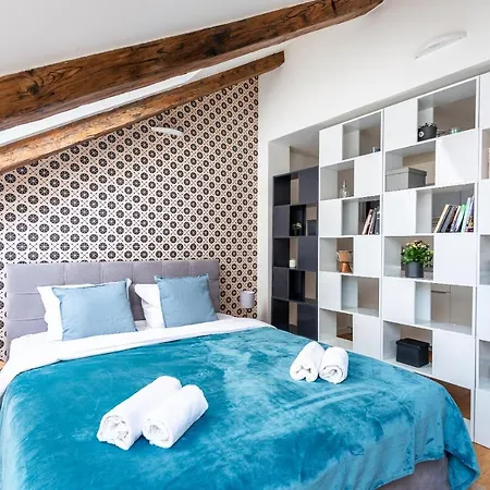 Duplex With Ac In Center Apartment *