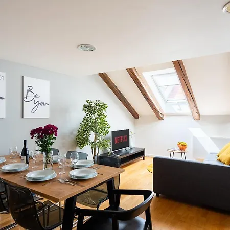 Duplex With Ac In Center *