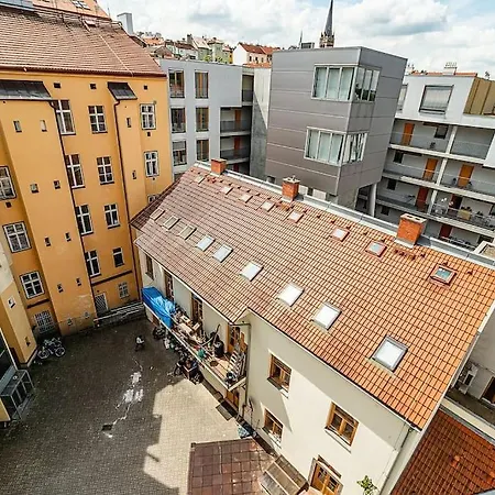 Apartment Cosy With Terrace By Tram *