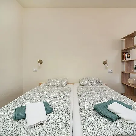 Apartment Modern With Balcony, Tv