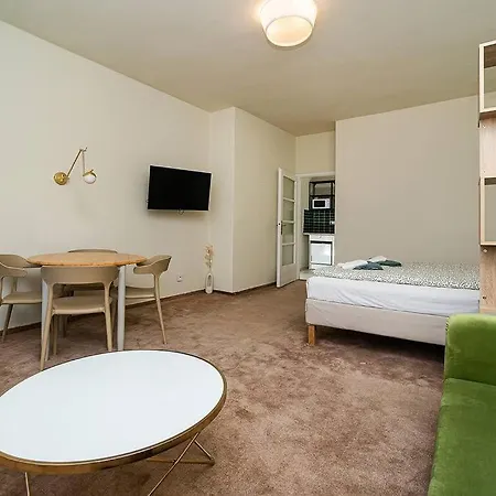 Modern With Balcony, Tv Apartment Prague