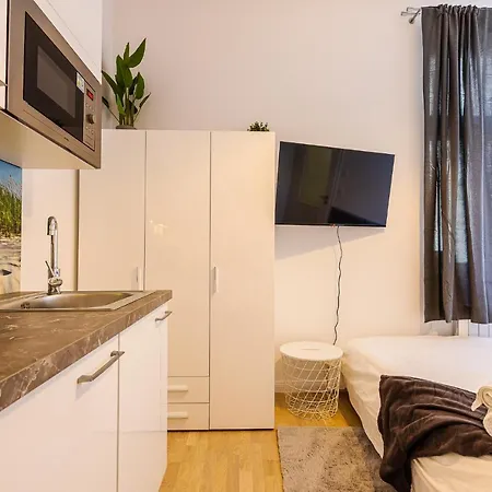 Cozy In City Center Apartment