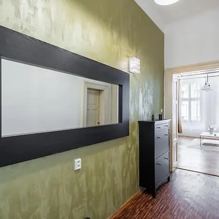 Spacious With Balcony At Wenceslas Sq Appartement Prague