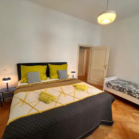 Apartment Cute Zborovska *