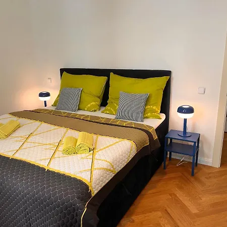 Apartment Cute Zborovska *