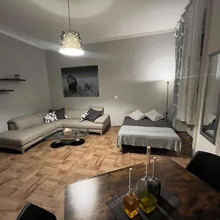 Karlin Apartman *