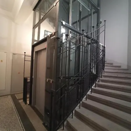 New Modern-style With Balcony In The 2 Prague