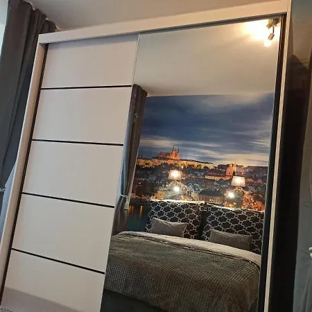Apartment New Modern-style With Balcony In The 2 Prague