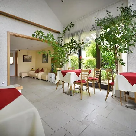Aparthotel A. V. 2*