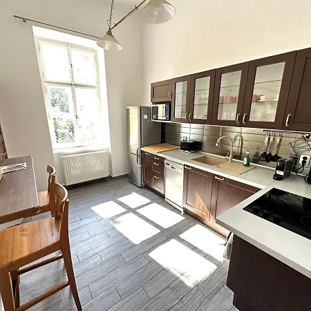Apartment Black Eagle