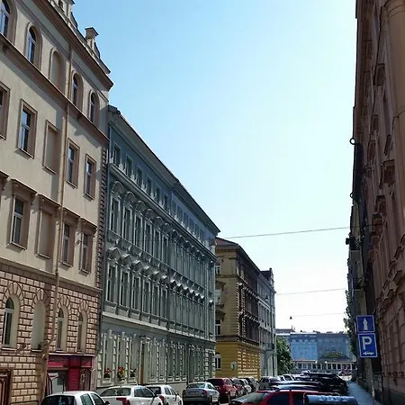 Apartment Sunny In Center Prague