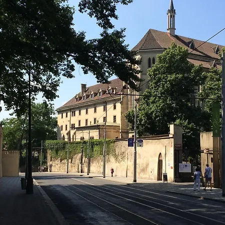 Отель Charles Square Прага