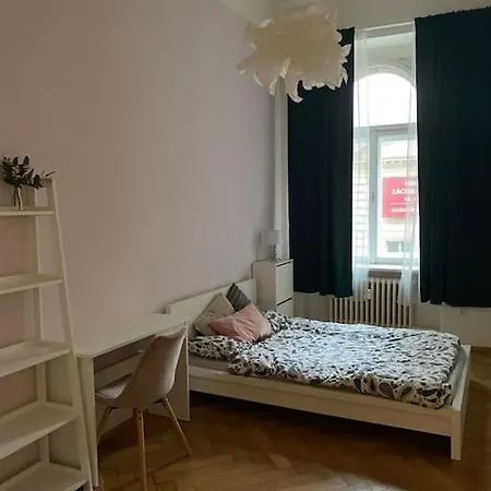 Exclusive City Center Experience - 3 * Praga