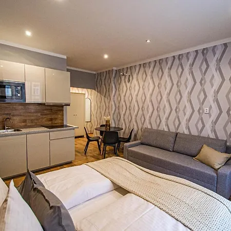 Cozy In The Main Center Apartment *