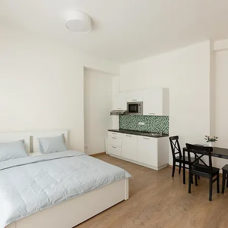 Apartment Cozy In Quiet Courtyard Near Charles Bridge