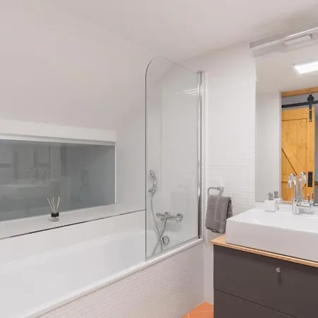 Days - Loft - Parking - 4 Min Wenceslas Sq Apartment *