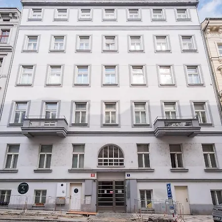 Days - Loft - Parking - 4 Min Wenceslas Sq Apartment Prague