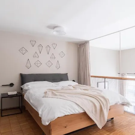 Days - Loft - Parking - 4 Min Wenceslas Sq Apartment